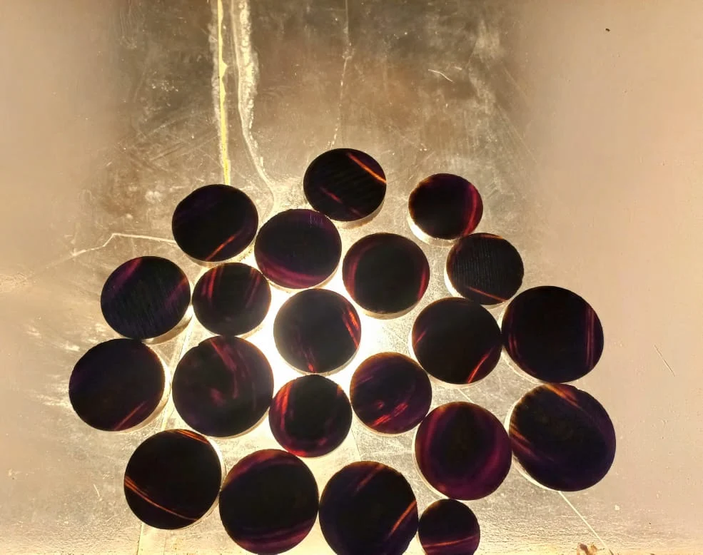 BUFFALO HORN BLANK BUTTON COLOR NO 06