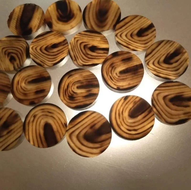 BUFFALO HORN BLANK BUTTON COLOR NO 2