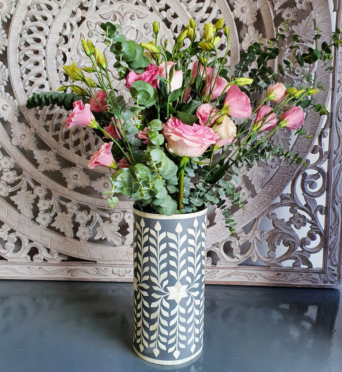 Winslet_Bone Inlay Floral Vase in Black Color (Medium)