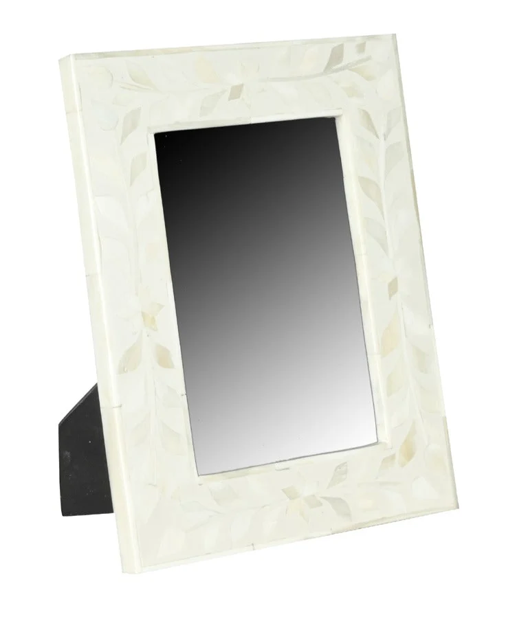 Fadden_Floral Pattern Bone Inlay Photo Frame in White