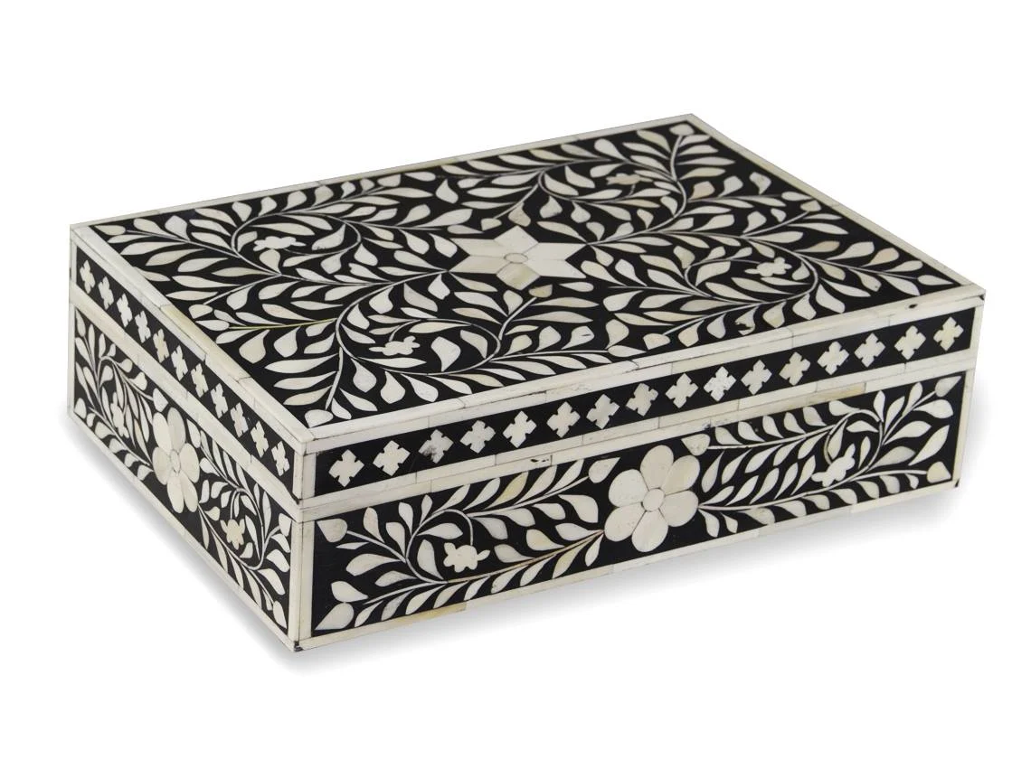 Magdalene Bone Inlay Chassis Box
– Celson PTE Ltd