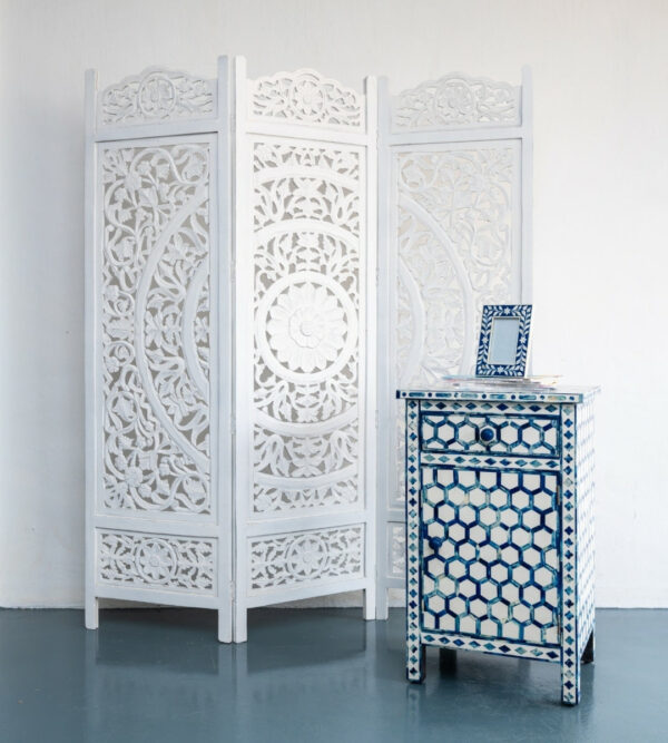 Rimmy_Wooden Carved Screen 3 Panel_Room Divider_White Washed Finish
– Celson PTE Ltd 2