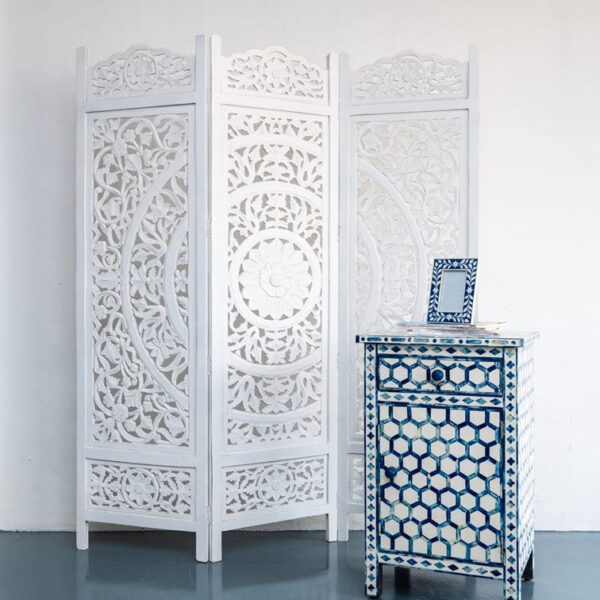 Rimmy_Wooden Carved Screen 3 Panel_Room Divider_White Washed Finish
– Celson PTE Ltd 1