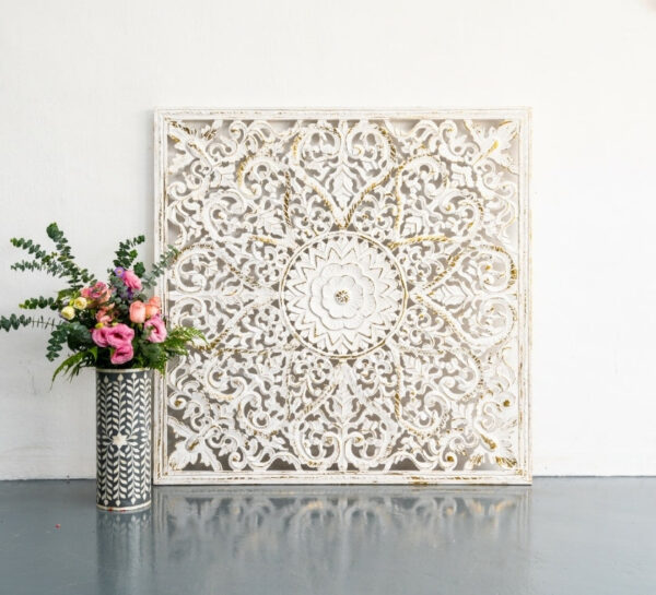 Fink_Wooden Carved Square Wall Panel_112 x 112 cm_White with Gold
– Celson PTE Ltd 3