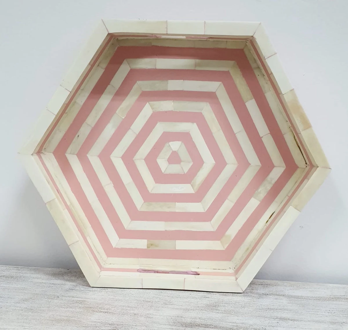 Tomasz_Hexagonal Bone Inlay Tray in Pink_35 x 35 cm
– Celson PTE Ltd