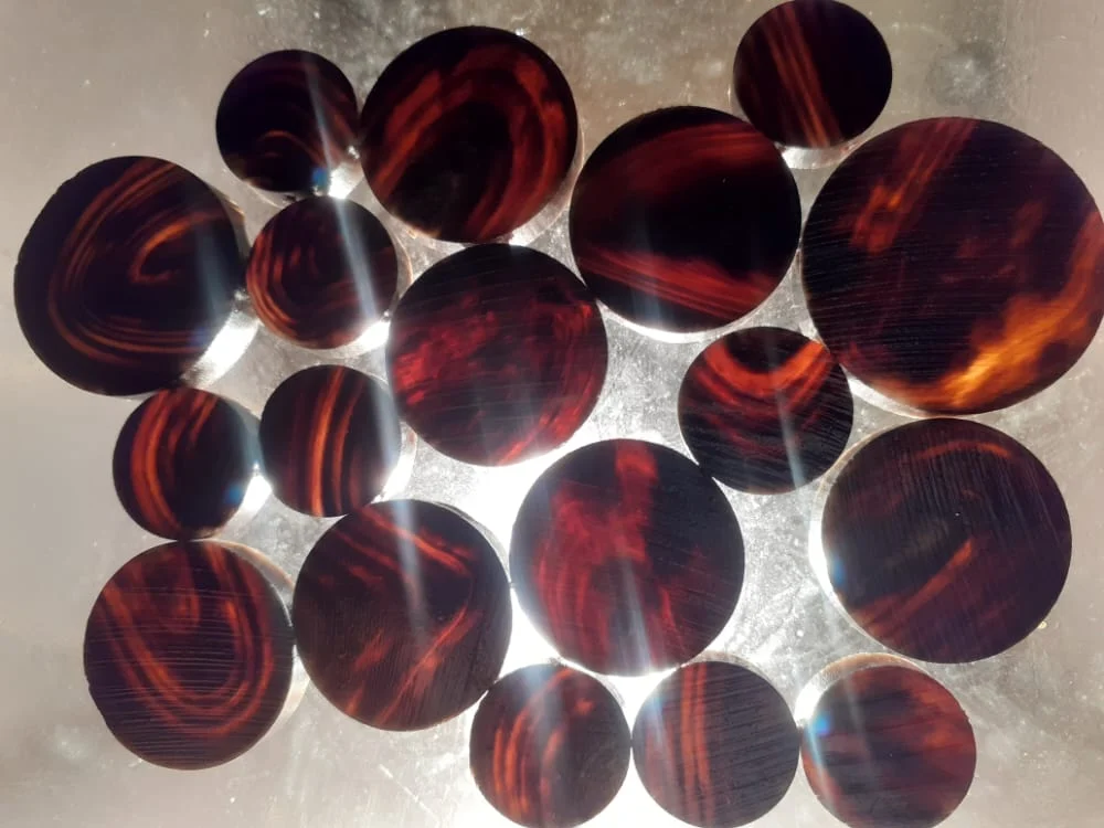BUFFALO HORN BLANK BUTTON COLOR NO 5