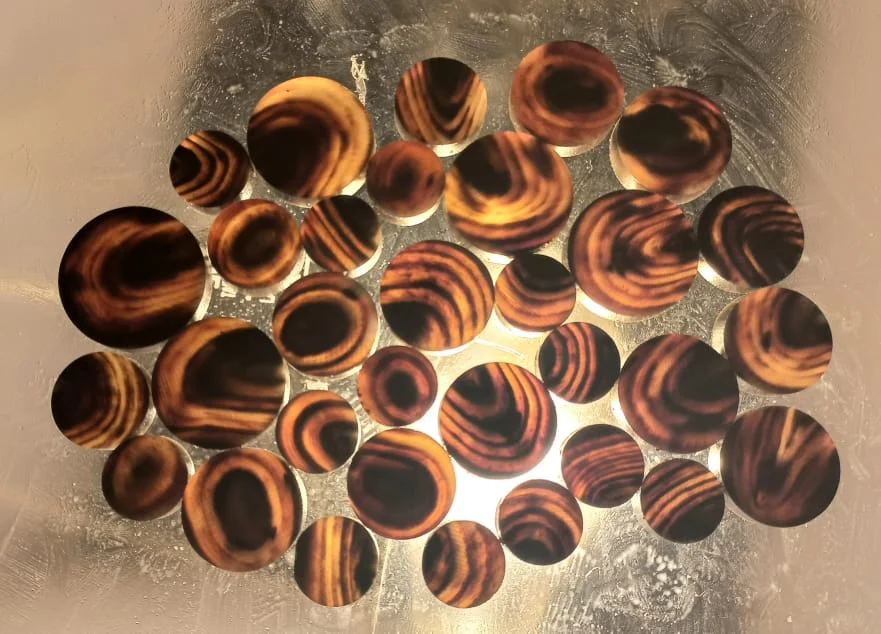 BUFFALO HORN BLANK BUTTON COLOR NO 3